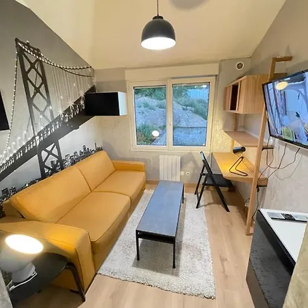 Rollin 7 Yourhosthelper Apartment